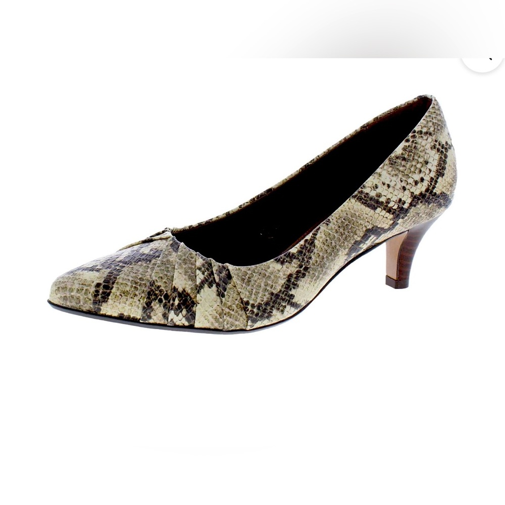 Clarks Collection Women's Linvale Crown Leather Kitten Heel Ivory BRAND NEW